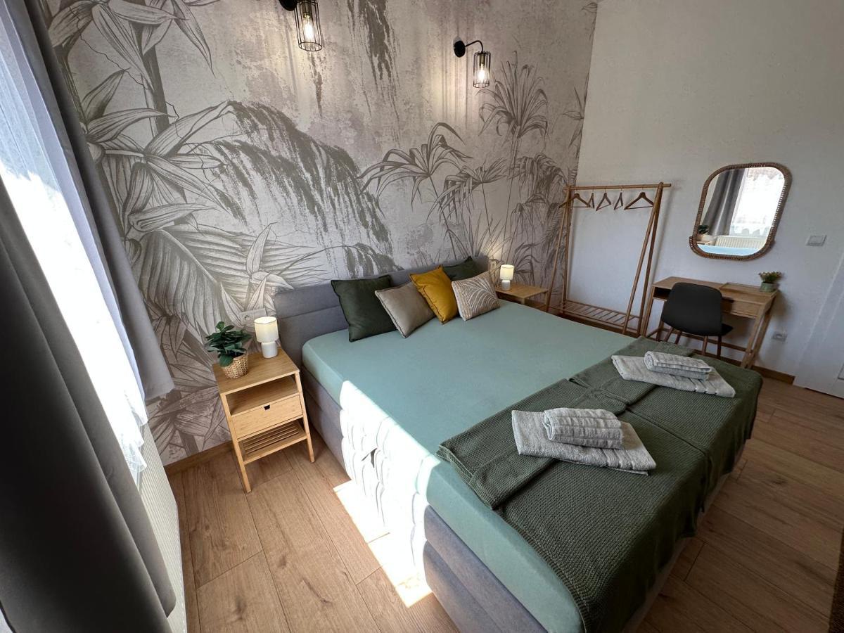 Green Apartment - City Centre - Main Square Lipótszentmiklós Kültér fotó