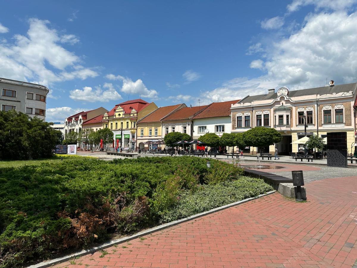 Green Apartment - City Centre - Main Square Lipótszentmiklós Kültér fotó